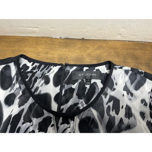VTG St. John Black Gray Animal Print Silk Faux Wrap Blouse Top 4 - Picture 2 of 13